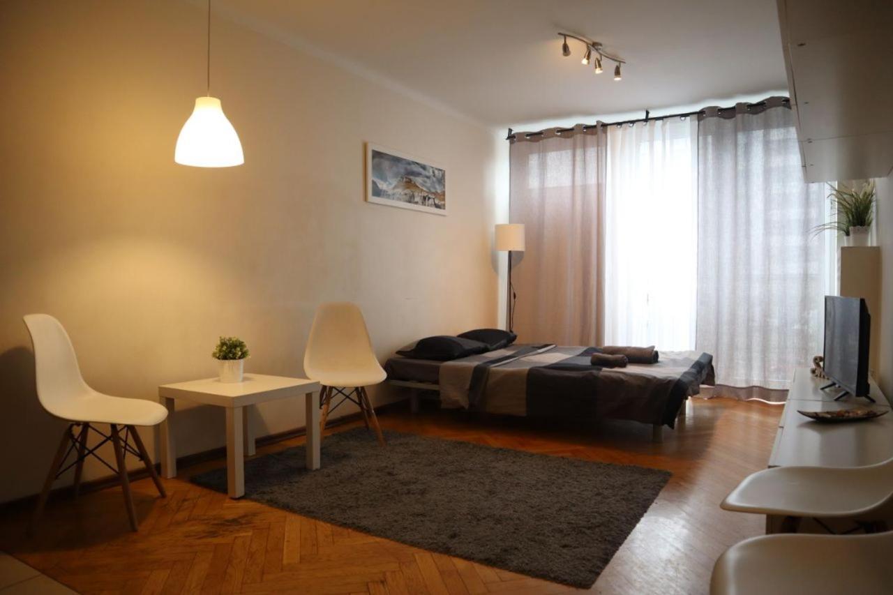Samand Apartamento Varsóvia Exterior foto