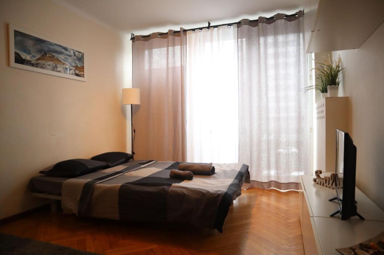 Samand Apartamento Varsóvia Exterior foto